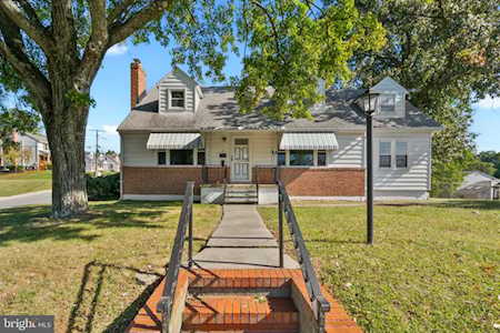 8 Rosedale Ave Glen Burnie, MD 21061