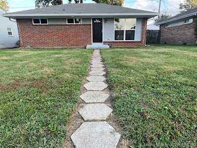 1104 Windsor Dr Jeffersonville, IN 47130