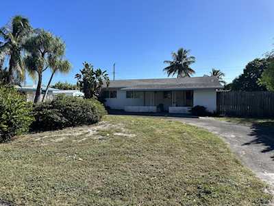 168 SE 27th Place Boynton Beach, FL 33435