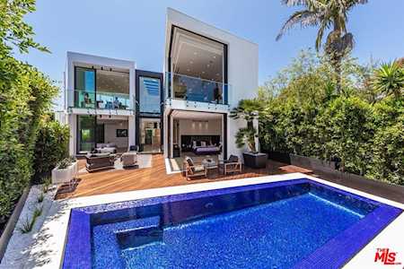 204 Coperto Dr Pacific Palisades, CA 90272