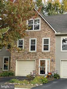 318 Oakridge Dr Mountville, PA 17554