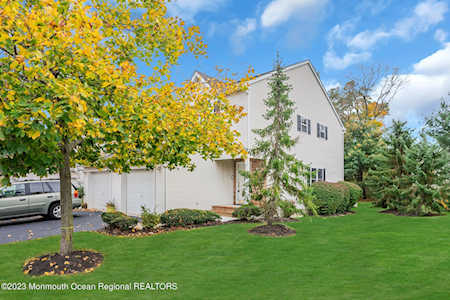 41 Lenny Ct Aberdeen, NJ 07747