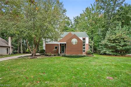 527 Rockwood Ct Avon Lake, OH 44012