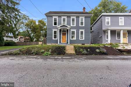 37 High St Boiling Springs, PA 17007
