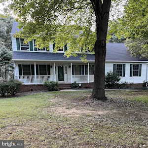 8297 Capel Dr Pasadena, MD 21122