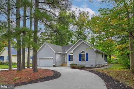 25 S Horseshoe Dr Ocean View, DE 19970