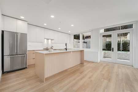 1306 Laval Square #116 Coquitlam, BC V3K 2E1