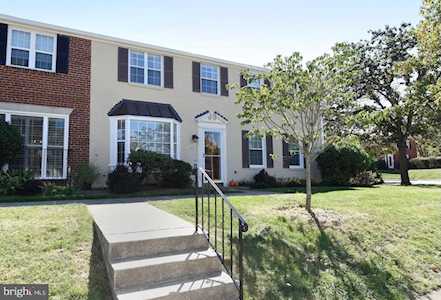 2509 N Dearing St Alexandria, VA 22302