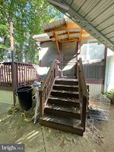 80 Mobile Dr Pennsville, NJ 08070