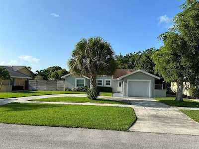 9232 Edgemont Ln Boca Raton, FL 33434