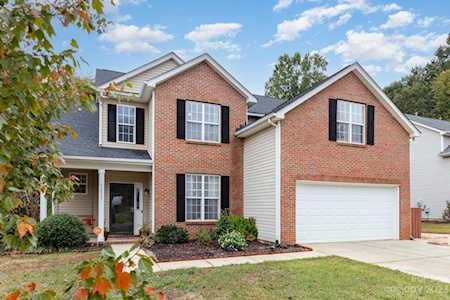 12527 Wandering Brook Dr Charlotte, NC 28273