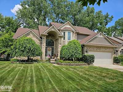 31219 Grayson Dr Chesterfield Twp, MI 48051