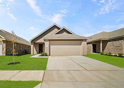 1702 Luke Street Ennis, TX 75119