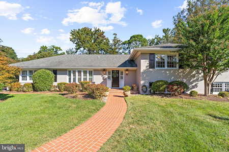1214 Belle Vista Dr Alexandria, VA 22307