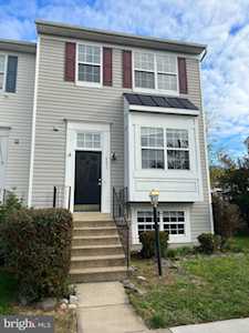 8837 Dunstable Loop Bristow, VA 20136