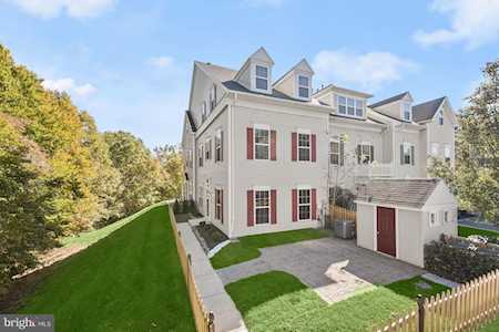 8701 Morning Breeze Ct Odenton, MD 21113