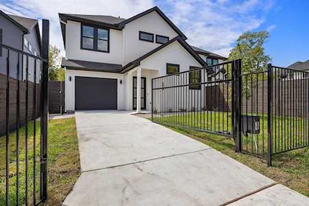 403 Hackberry LN #B Austin, TX 78753