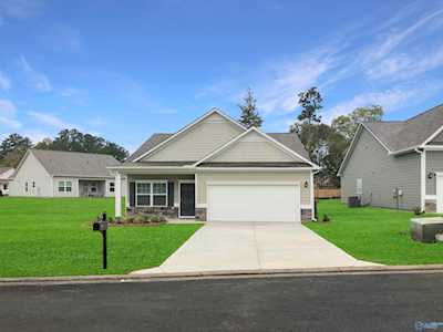 204 Fairbrook Drive New Market, AL 35761