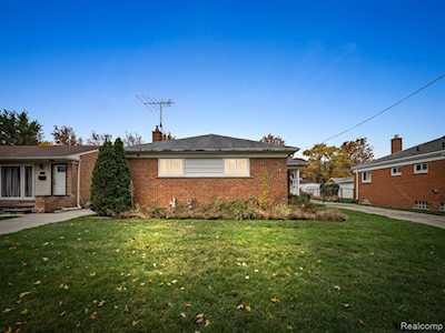 13121 Columbia Redford Twp, MI 48239
