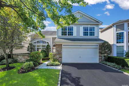 126 Hamlet Dr #126 Mount Sinai, NY 11766