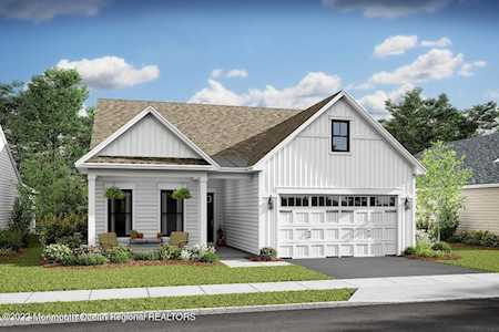 5 Amaryllis Dr Manalapan, NJ 07726
