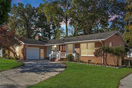 883 Catalina Dr Newport News, VA 23608