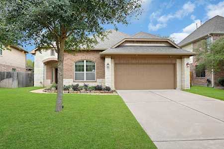 21111 Knight Quest Dr Tomball, TX 77375