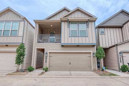1815 Agoura Hills Dr Houston, TX 77080