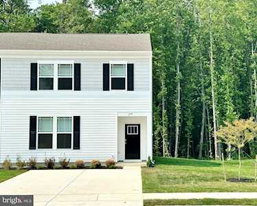 108 Kennison Ln Dover, DE 19901