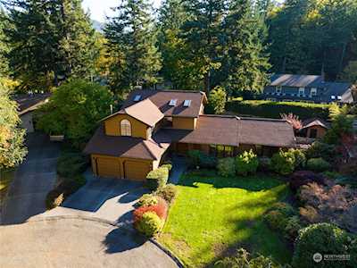 651 Hunters Pointe Dr Bellingham, WA 98225