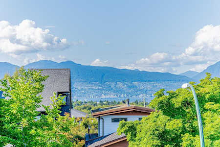 3276 W 21st Avenue Vancouver, BC V6L 1L2