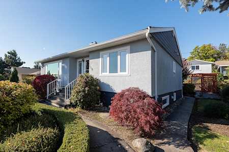 139 E Durham Street New Westminster, BC V3L 4J1