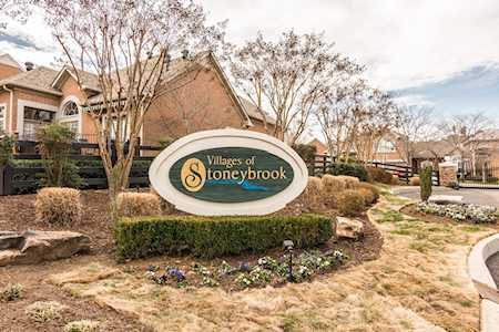 1002 Golf Club Ct Hendersonville, TN 37075