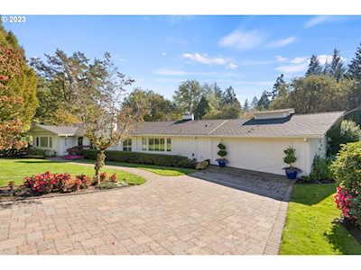 5150 SW Dogwood LN Portland, OR 97225