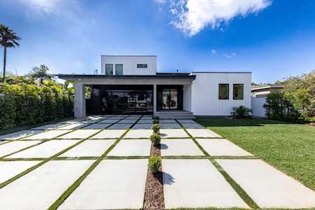 281 E 20th St Costa Mesa, CA 92627