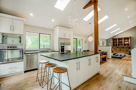 759 Wellington Drive North Vancouver, BC V7K 1K8