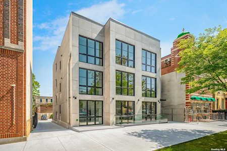 22-19 33rd St #1B Long Island City, NY 11105