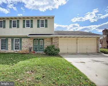712 Robert St Mechanicsburg, PA 17055