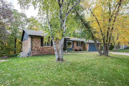 9852 Crestwood Terrace Eden Prairie, MN 55347