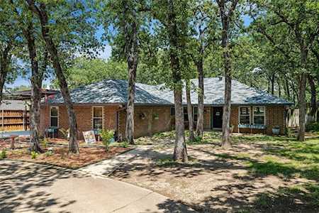 6908 Crane Road North Richland Hills, TX 76182