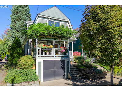 2715 NW Savier ST Portland, OR 97210