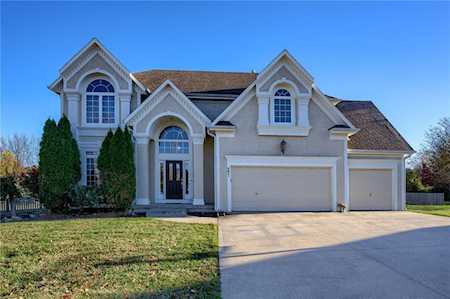 5601 NE Holiday Dr Lee's Summit, MO 64064