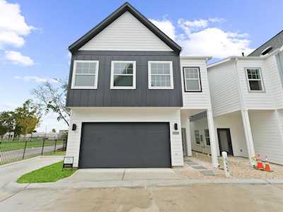 4028 Northfield Ln Houston, TX 77092