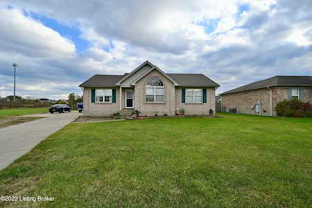 131 Tyler Dr Shepherdsville, KY 40165