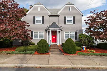 119 Oak Hill Ave Pawtucket, RI 02860
