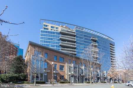 1500 N Scott St #TH-1 Arlington, VA 22209