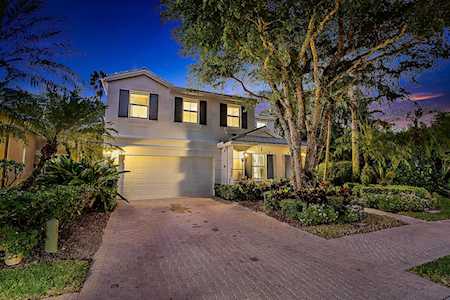 334 Sunset Bay Lane Palm Beach Gardens, FL 33418