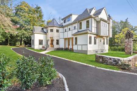120 Wychwood Rd Westfield Town, NJ 07090