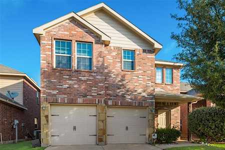 5753 Maui Drive Fort Worth, TX 76119