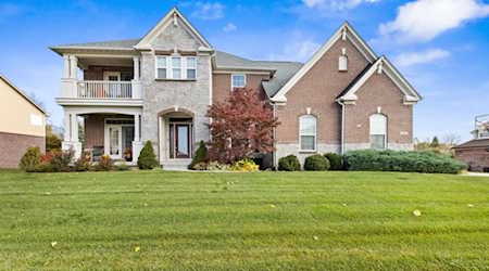 533 Foxboro Dr Avon, IN 46123